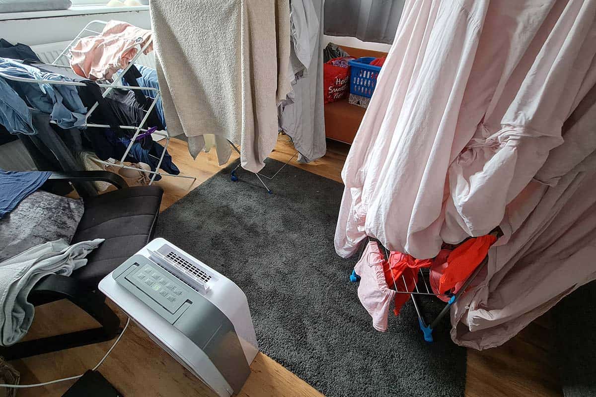 Should You Run A Dehumidifier In The Winter? The Humidistat