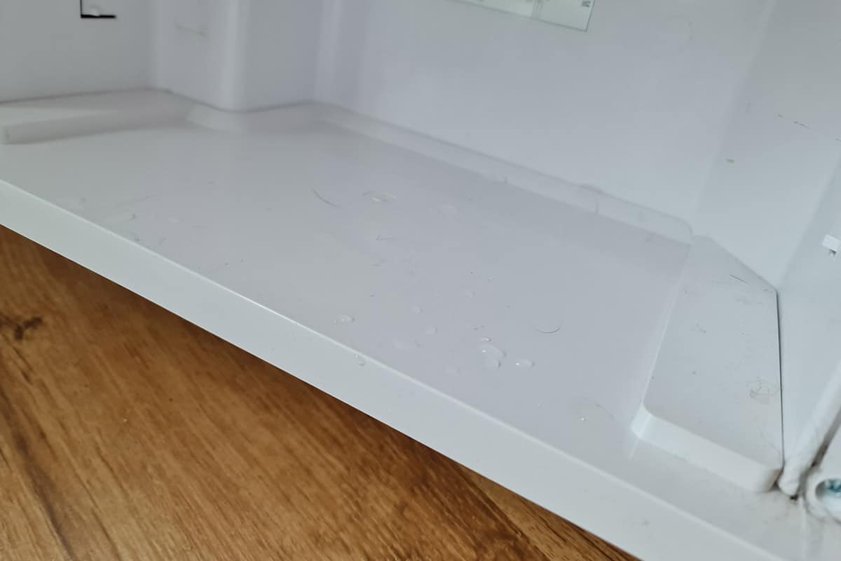 Why Your Dehumidifier Is Leaking Water (And How To Fix) The Humidistat